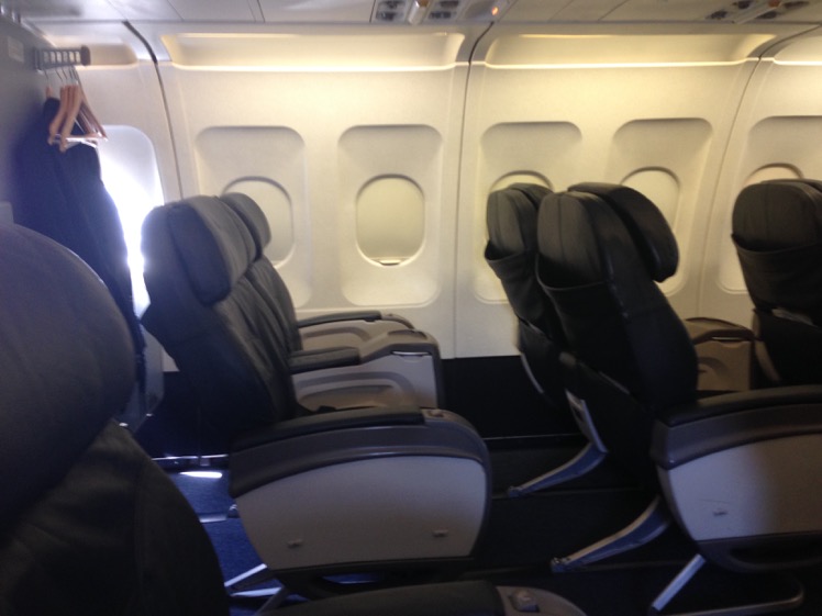 United A320 First Class cabin