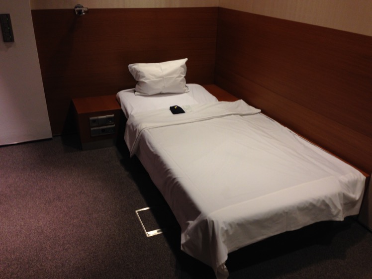 LH First Class Terminal sleep room