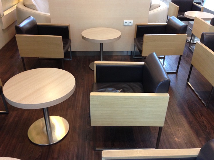 LOT Business Lounge seating