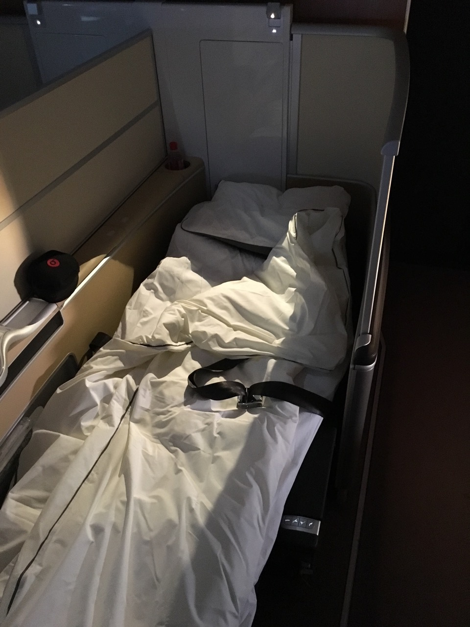 Lufthansa First Class A346 Bed