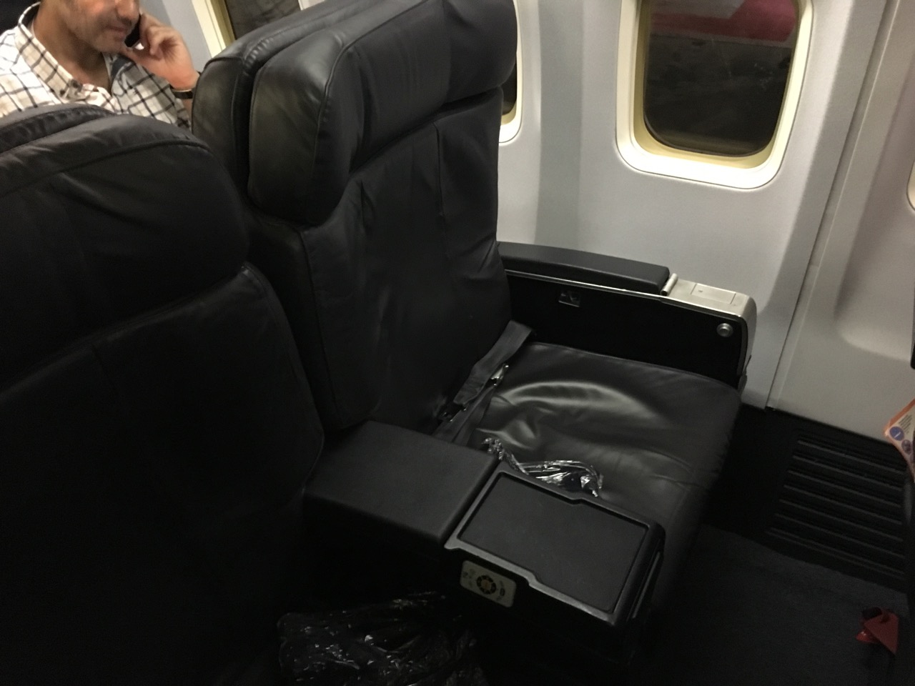 United Airlines Business Class B737
