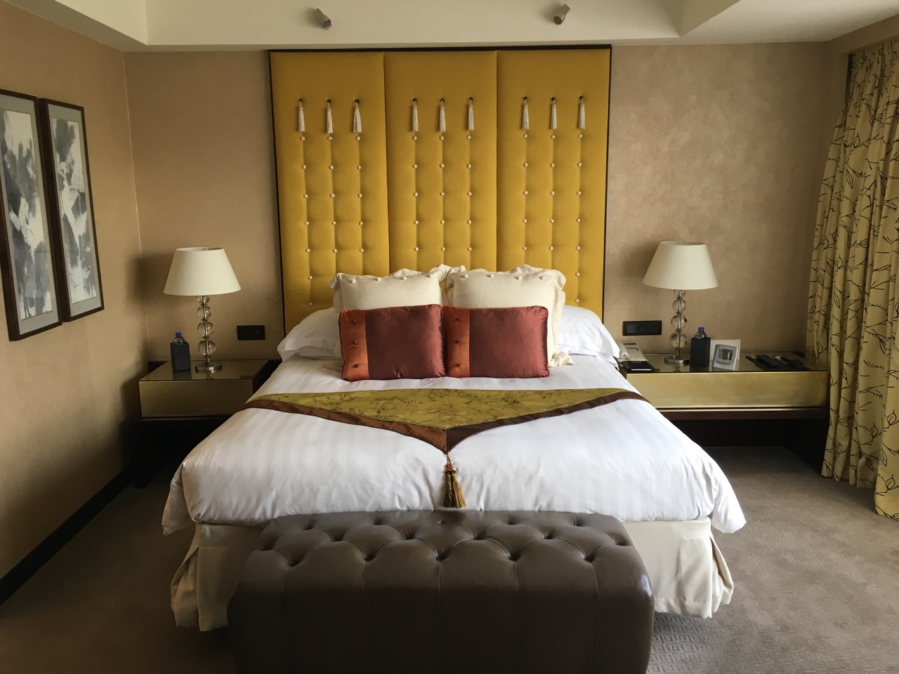 InterContinental Hong Kong Deluxe Room Bed